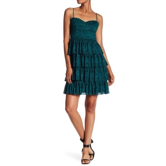 MARINA Green Dress w/Lace Detail - Picture 2 of 5